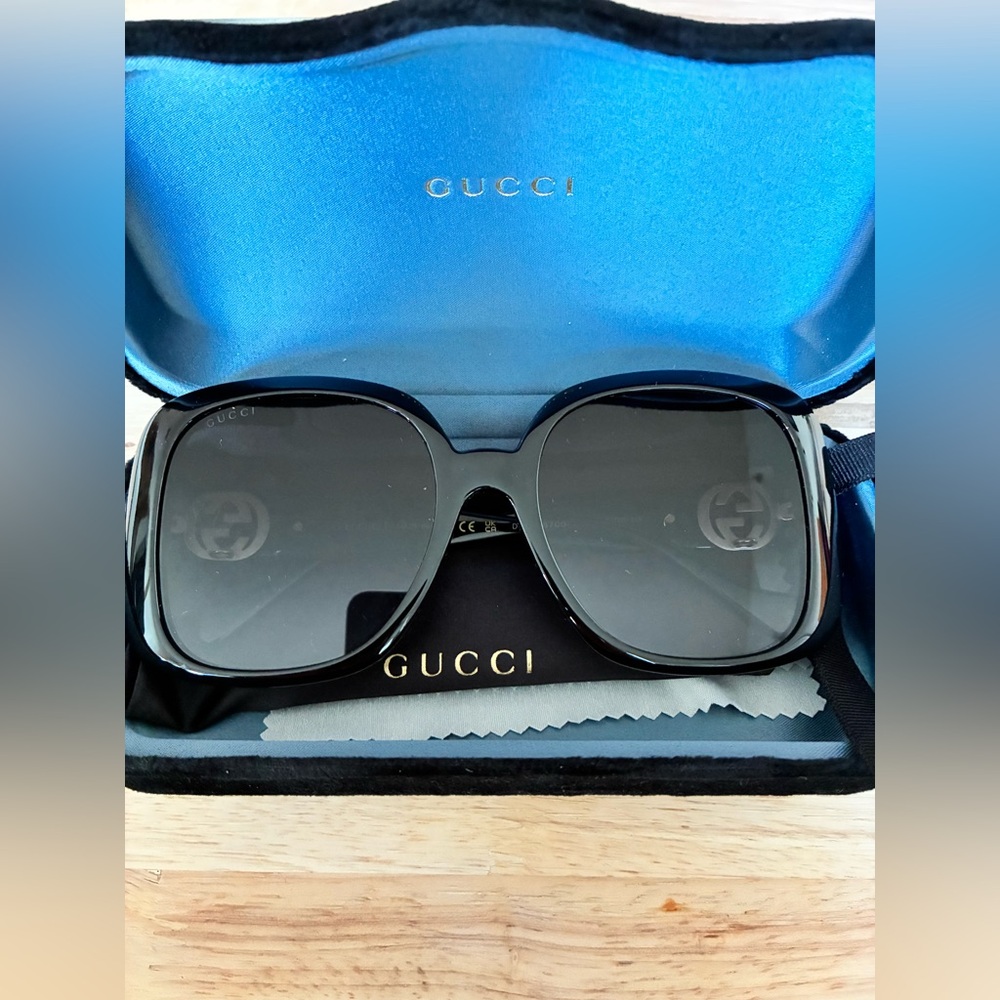 Gucci Black Designer Sunglasses for Women - Picture 2 of 11